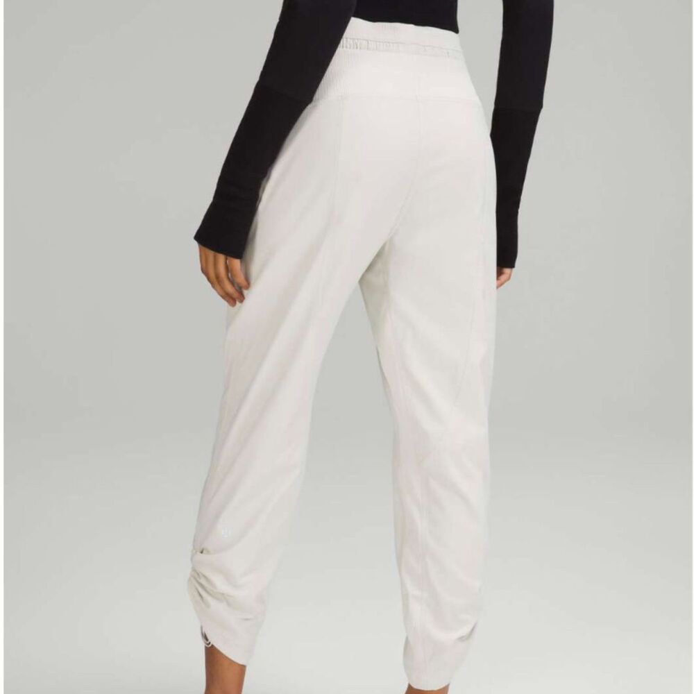 Women Lululemon Dance Studio Mid-Rise Cropped Pant Bone Size 14 Running Athletic - Picture 2 of 9